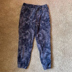 Farallon Joggers Blue patterned